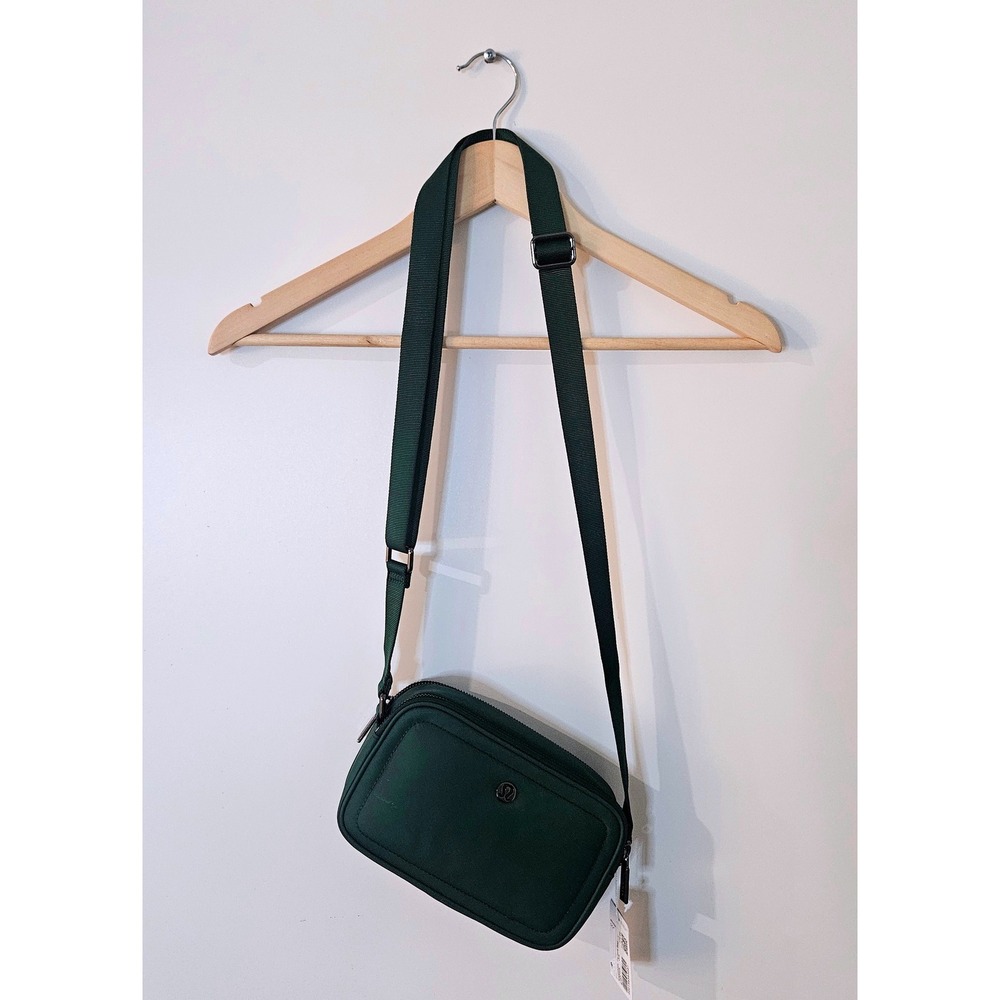 Lululemon Crossbody Camera Bag 2L Legacy Green Adjustable Strap Messenger Bag